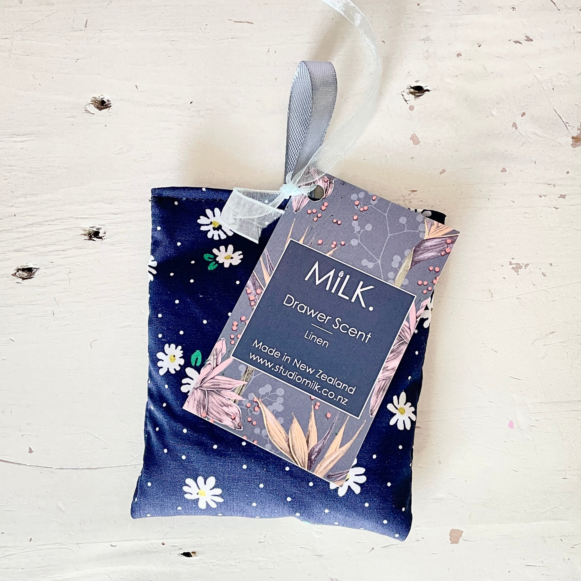 Scented drawer sachet linen